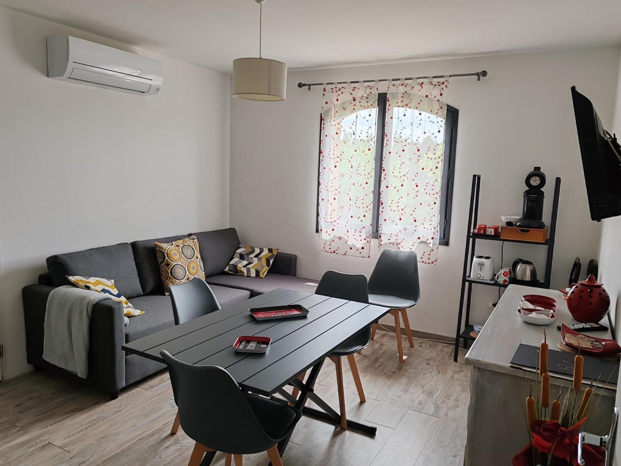 Les Chataigniers Appartement Meuble Saint Sebastien d'Aigrefeuille Kültér fotó